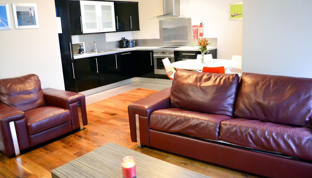 Carrick Plaza Suites And Apartments Room photo